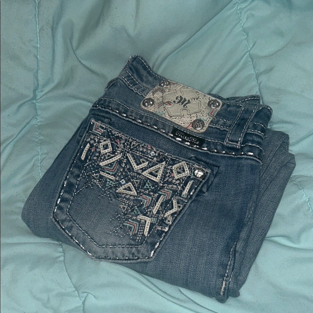 Women's Miss Me Signature Cropped Jeans